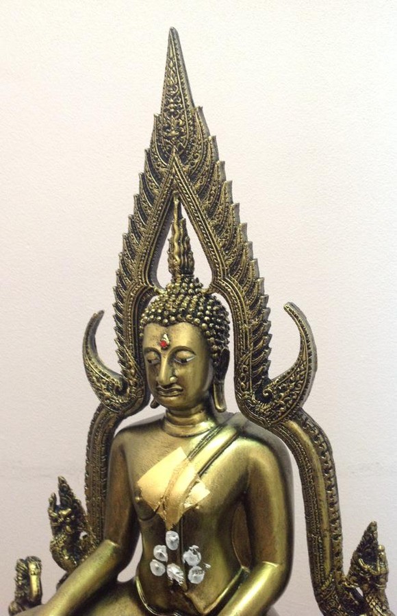 พระพุทธชินราช มวลสารผสมเหล็กน้ำพี้ สีทองเก่า หน้าตัก 9นิ้ว