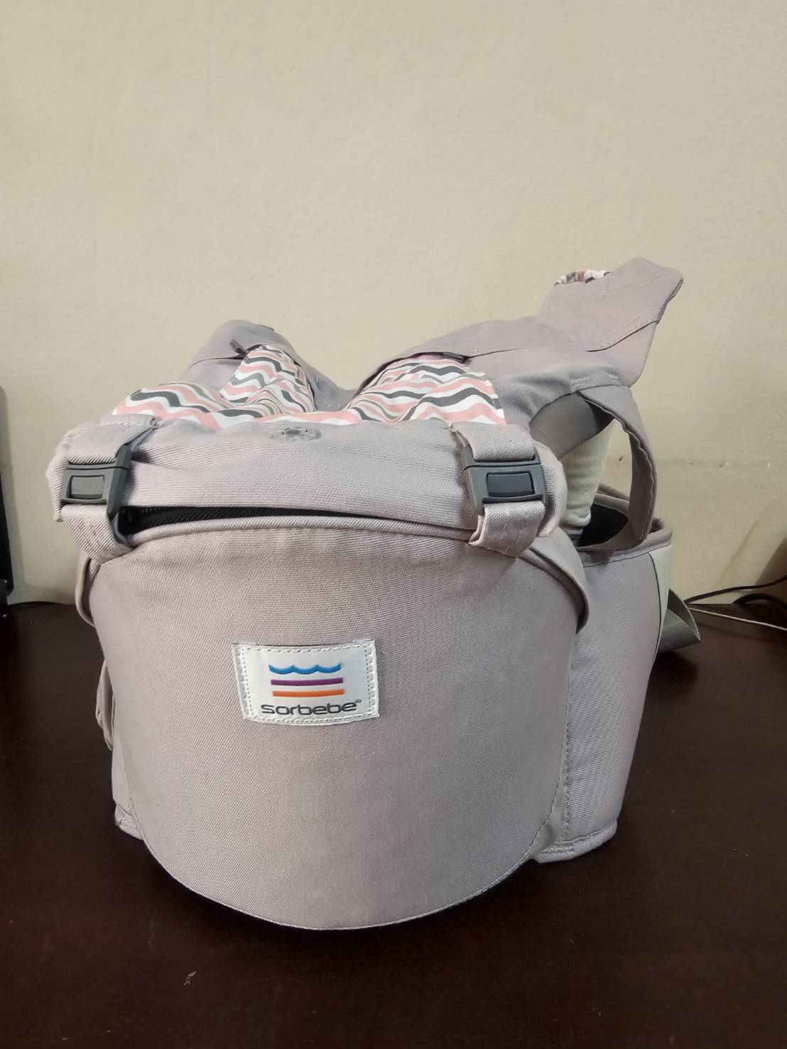 เป้อุ้มเด็ก Hipseat by Sorbebe รุ่น Stella ผ้าคอตตอน-ออร์กานิค สีเทา มือสองเหมือนใหม่ ไม่มีตำหนิ