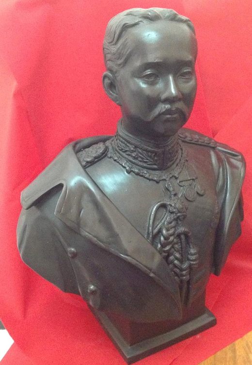 พระบรมรูป รัชกาลที่5 ชุดทหารสากล ครึ่งตัว 45ซม.