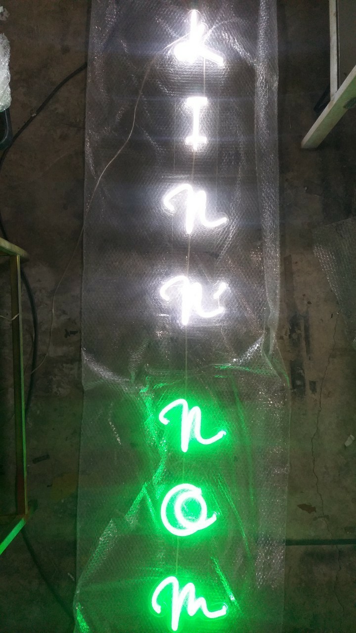 งานป้ายไฟนีออนดัด LED อะคริลิคใสรองหลัง