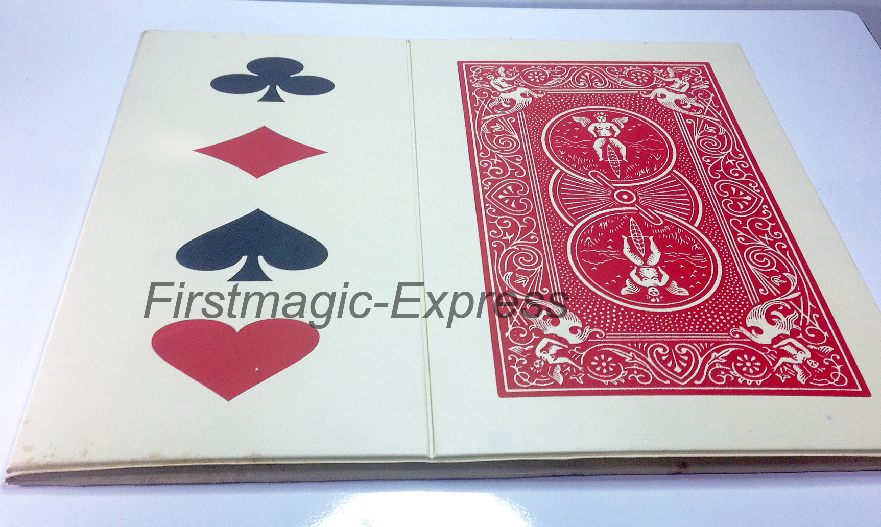 กล่องผับลายไพ่