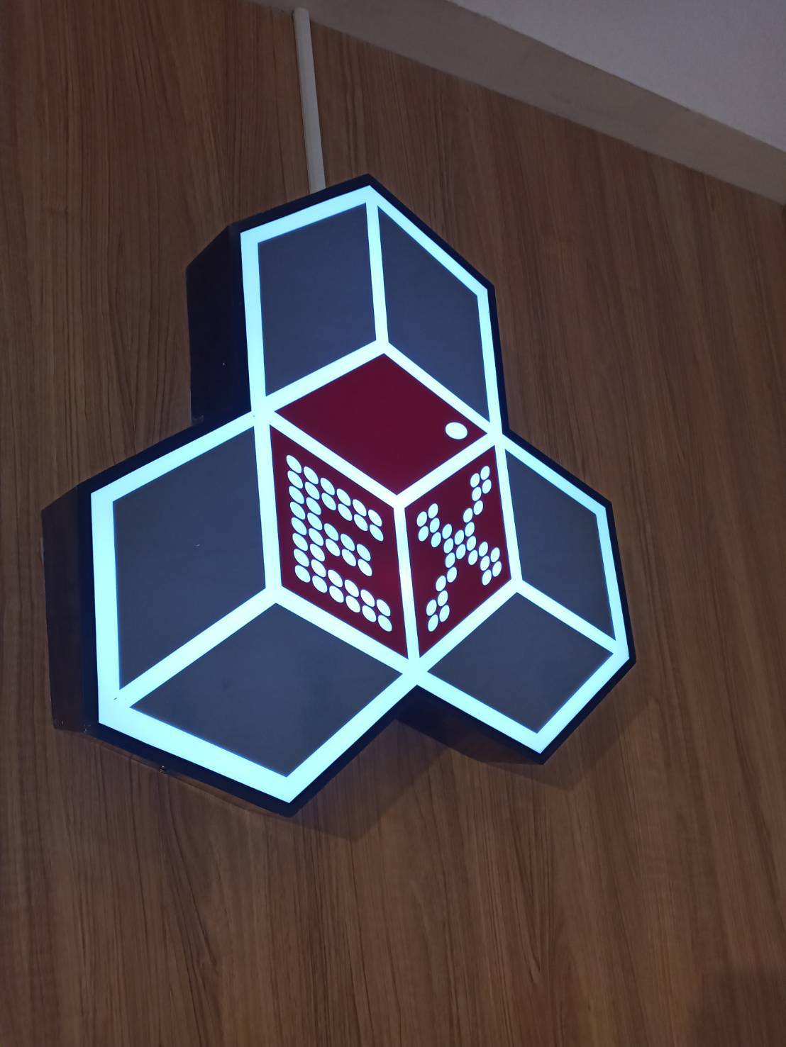 งานติดตั้งป้ายกล่องไฟไดคัท กล่องไฟติดหน้าร้าน สมุทรสาคร