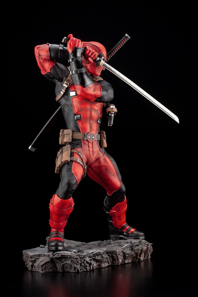 DEADPOOL MAXIMUM FINE ART STATUE