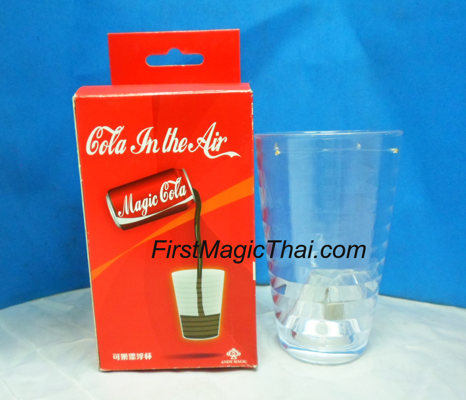 กระป๋องโค้กลอย (cola in the air)
