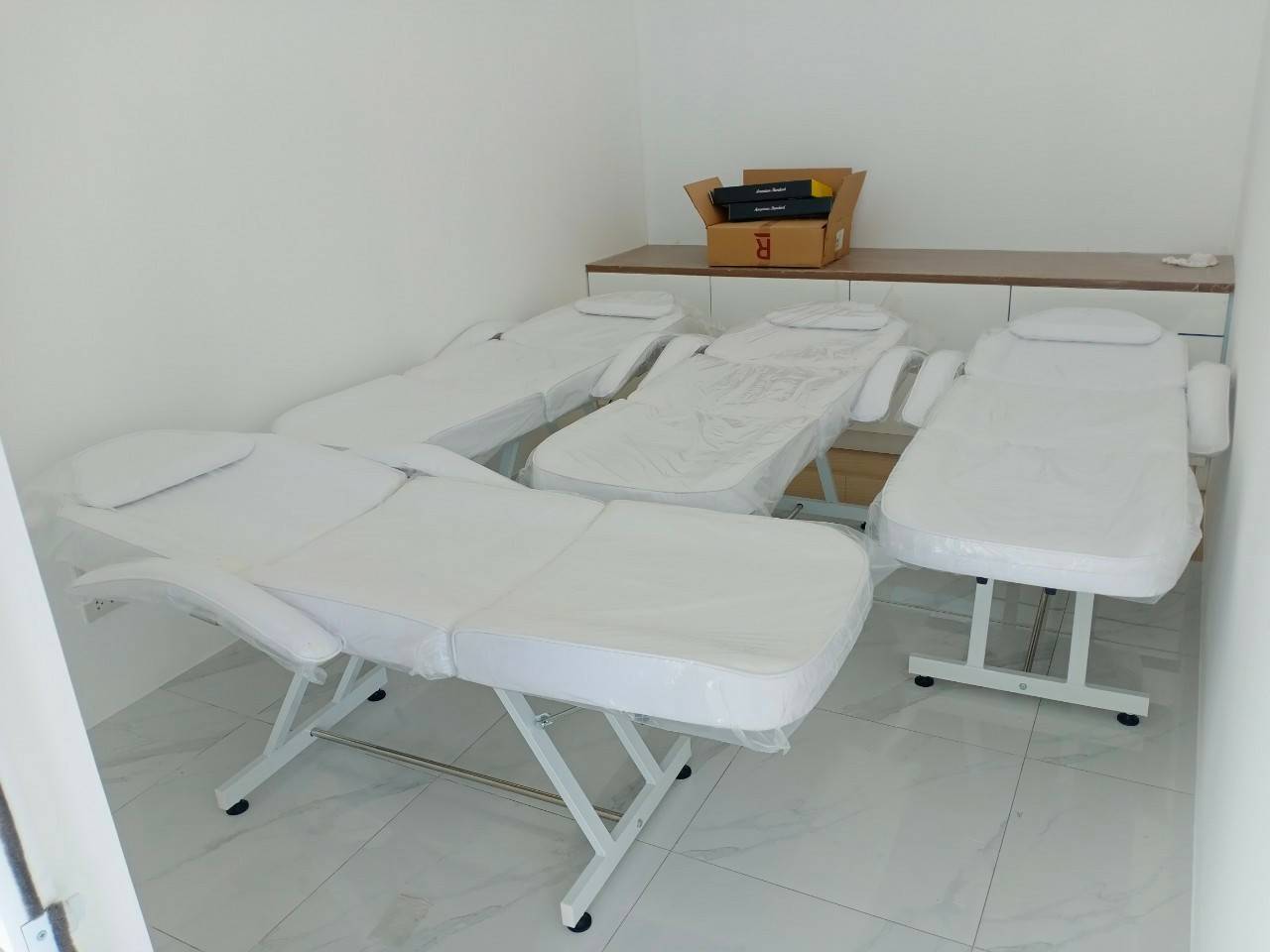 เตียงนวดหน้า เตียงทรีทเม้นต์ เตียงสักคิ้ว รุ่น 8103