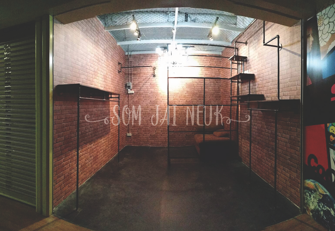 ออกแบบตกแต่งร้านเสื้อผ้าแนว Street @ซีคอน ศรีนครินทร์