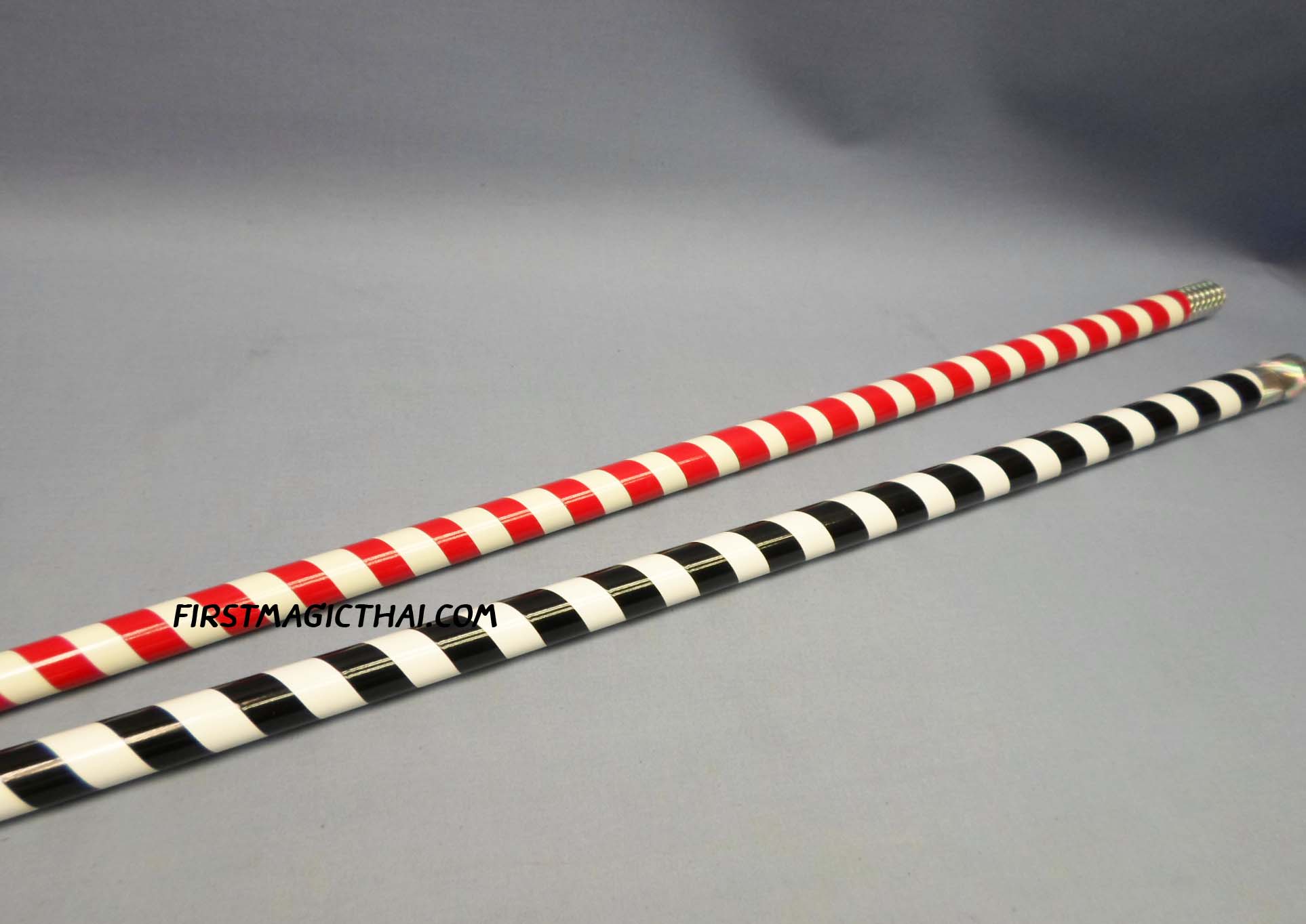 ผ้าเป็นไม้เท้า ลายขาวแดง (สแตนเลส)