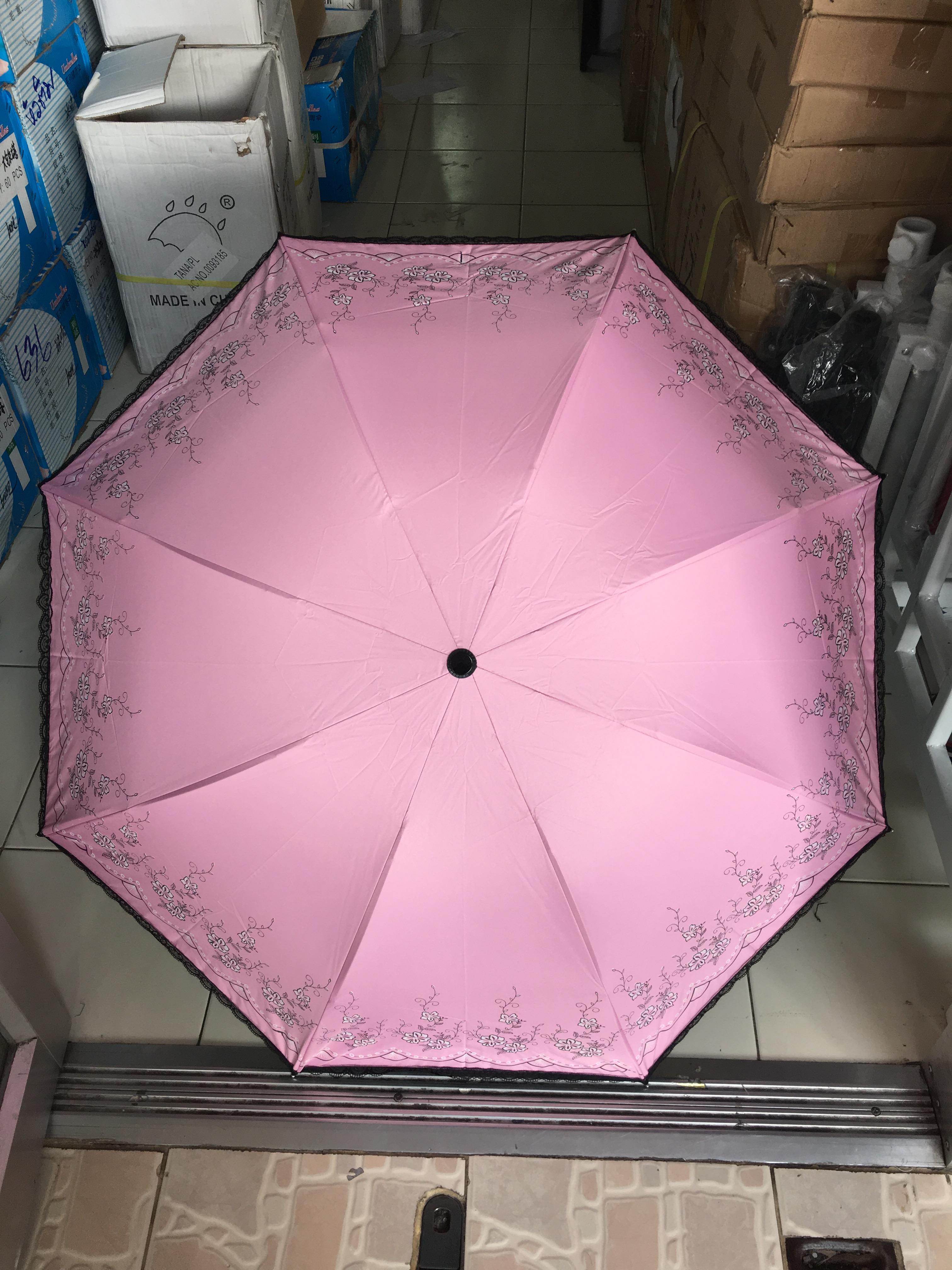 ร่มโค้งแฟชั่นลายดอกไม้มีระบายยูวีสีดำ