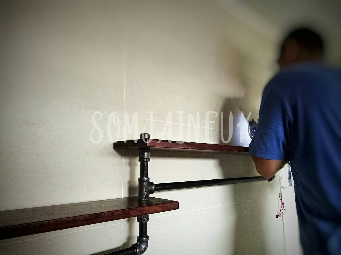 เซ็ทชั้นวางของ ราวแขวนผ้าในห้องน้ำ พร้อมที่ใส่กระดาษชำระสไตล์ Loft