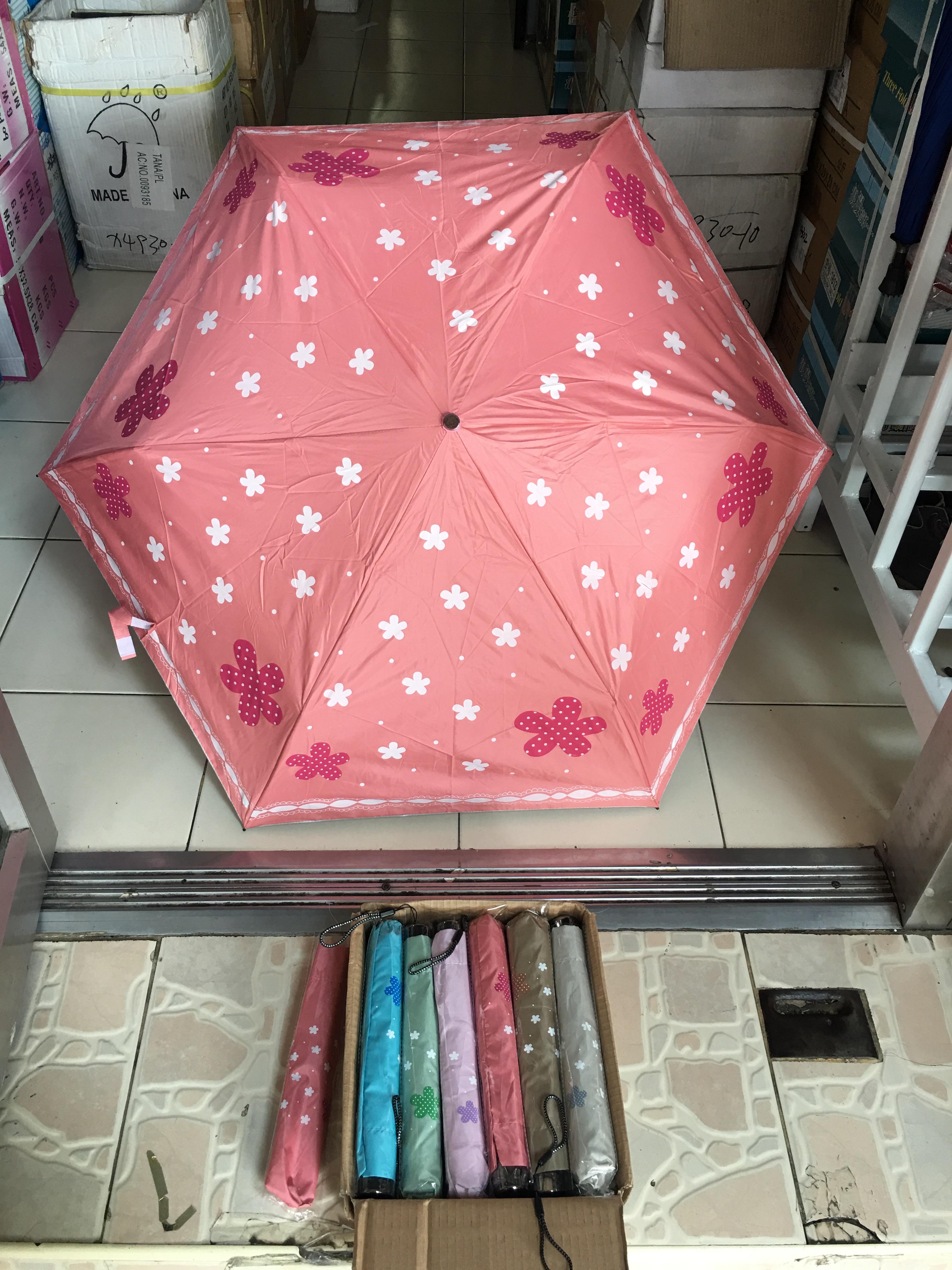 ร่มพับ3ตอนดินสอ ยูวีสีเงิน รหัส ลายดอกไม้