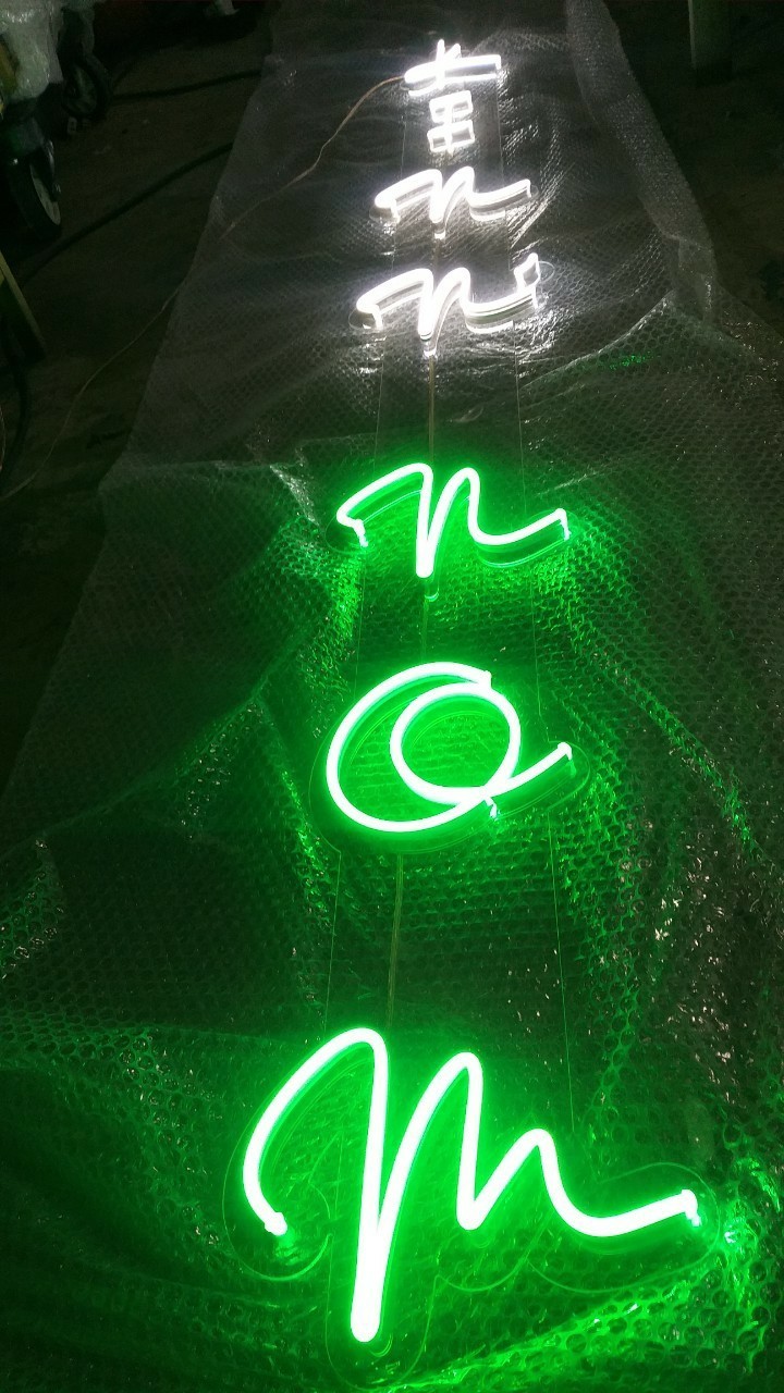 งานป้ายไฟนีออนดัด LED อะคริลิคใสรองหลัง