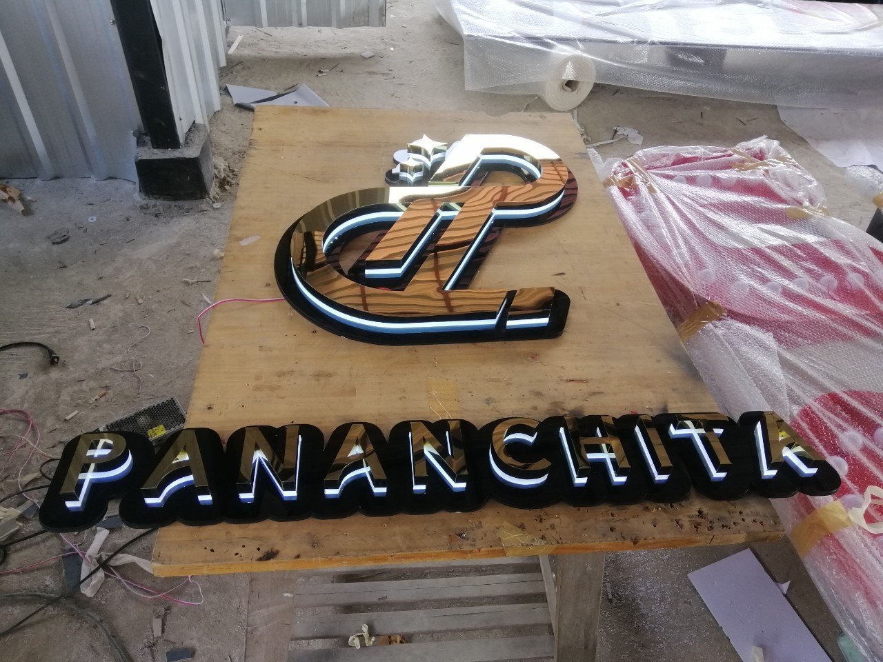 งานป้ายไฟ