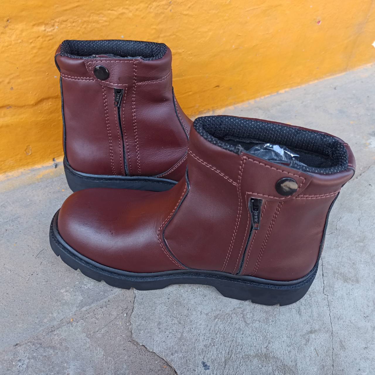 รองเท้าเซฟตี้ หัวเหล็ก หุ้มข้อ ซิปข้าง หนัง สีน้ำตาลsize39-45