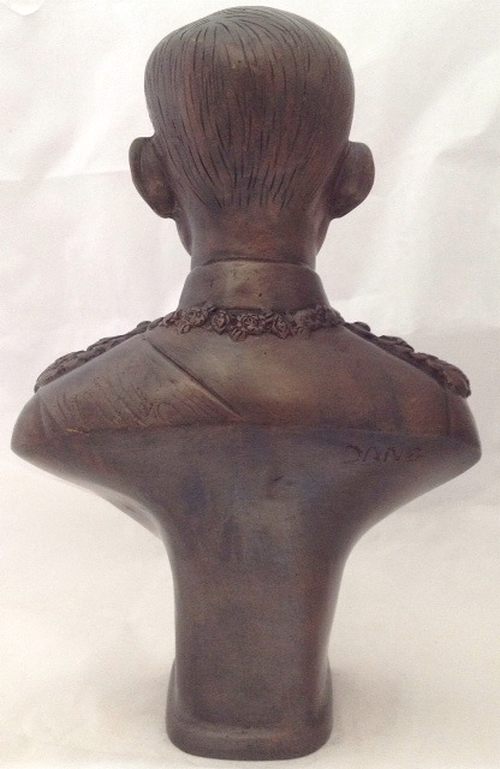 พระบรมรูป ในหลวง รัชกาลที่ 9 พิมพ์ครึ่งตัว (หน้าทรงพระเยาว์) สูง 30cm