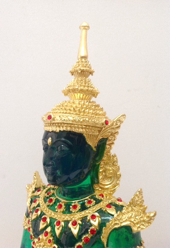 พระแก้วมรกต 9 นิ้ว ชุดฤดูร้อน ปิดทองแท้