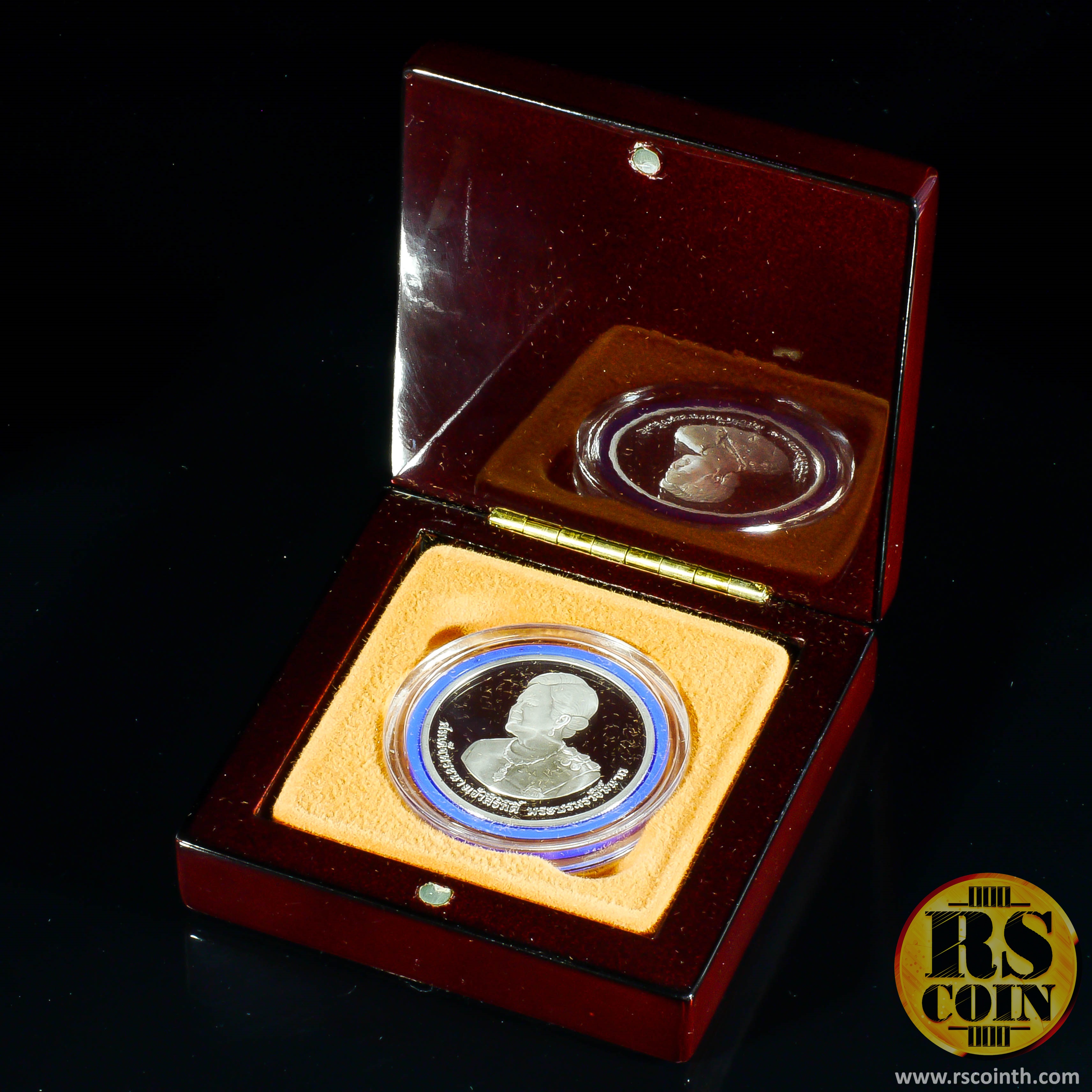 เหรียญกษาปณ์เงินขัดเงา เหรียญกษาปณ์ที่ระลึกเฉลิมพระเกียรติ สมเด็จพระนางเจ้าสิริกิติ์ พระบรมราชินีนาถ เนื่องในโอกาสพระราชพิธีมหามงคลเฉลิมพระชนมพรรษา 80 พรรษา 12 สิงหาคม 2555