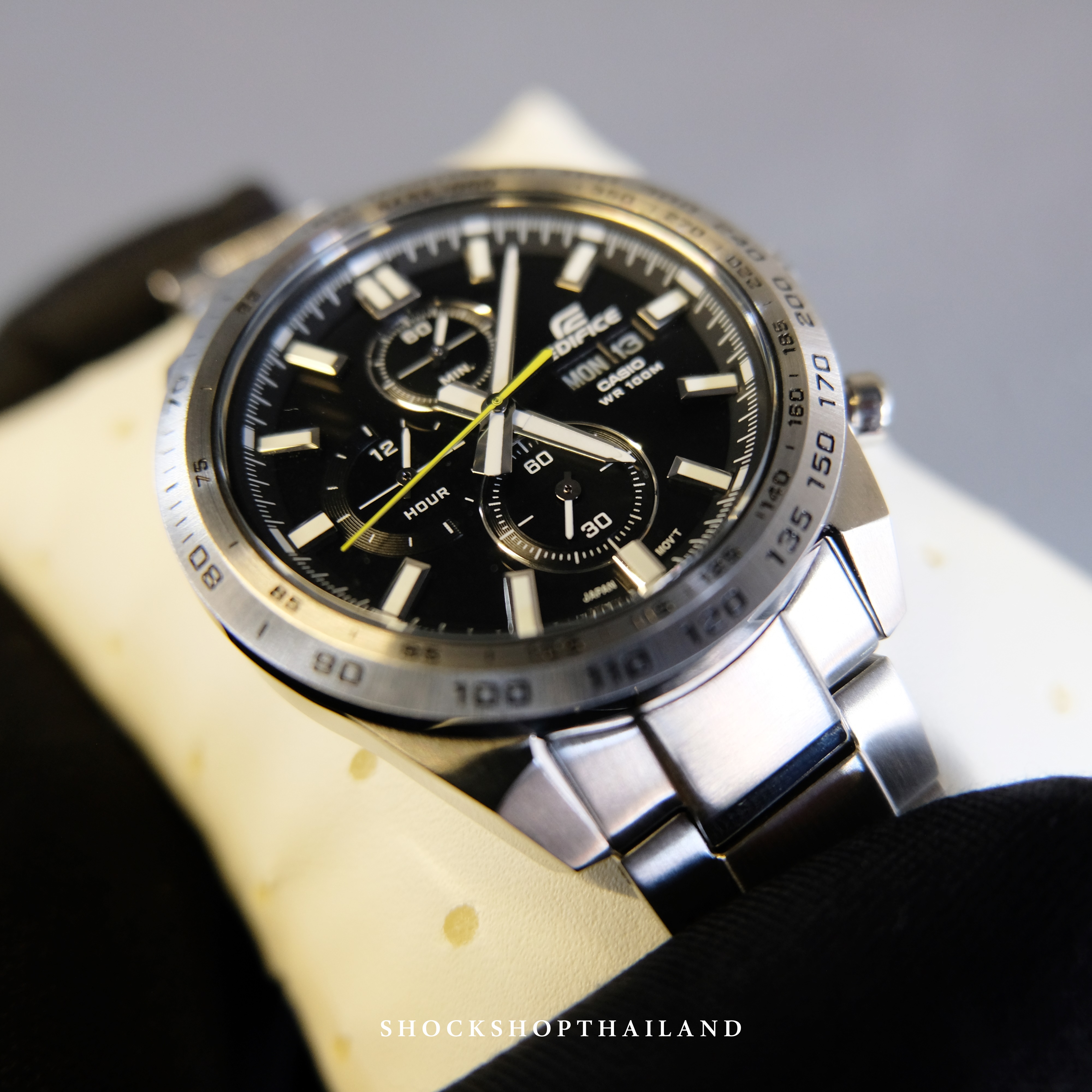 นาฬิกาผู้ชาย Casio Edifice รุ่น EFR-574D-1AV โครโนกราฟมาตรฐาน