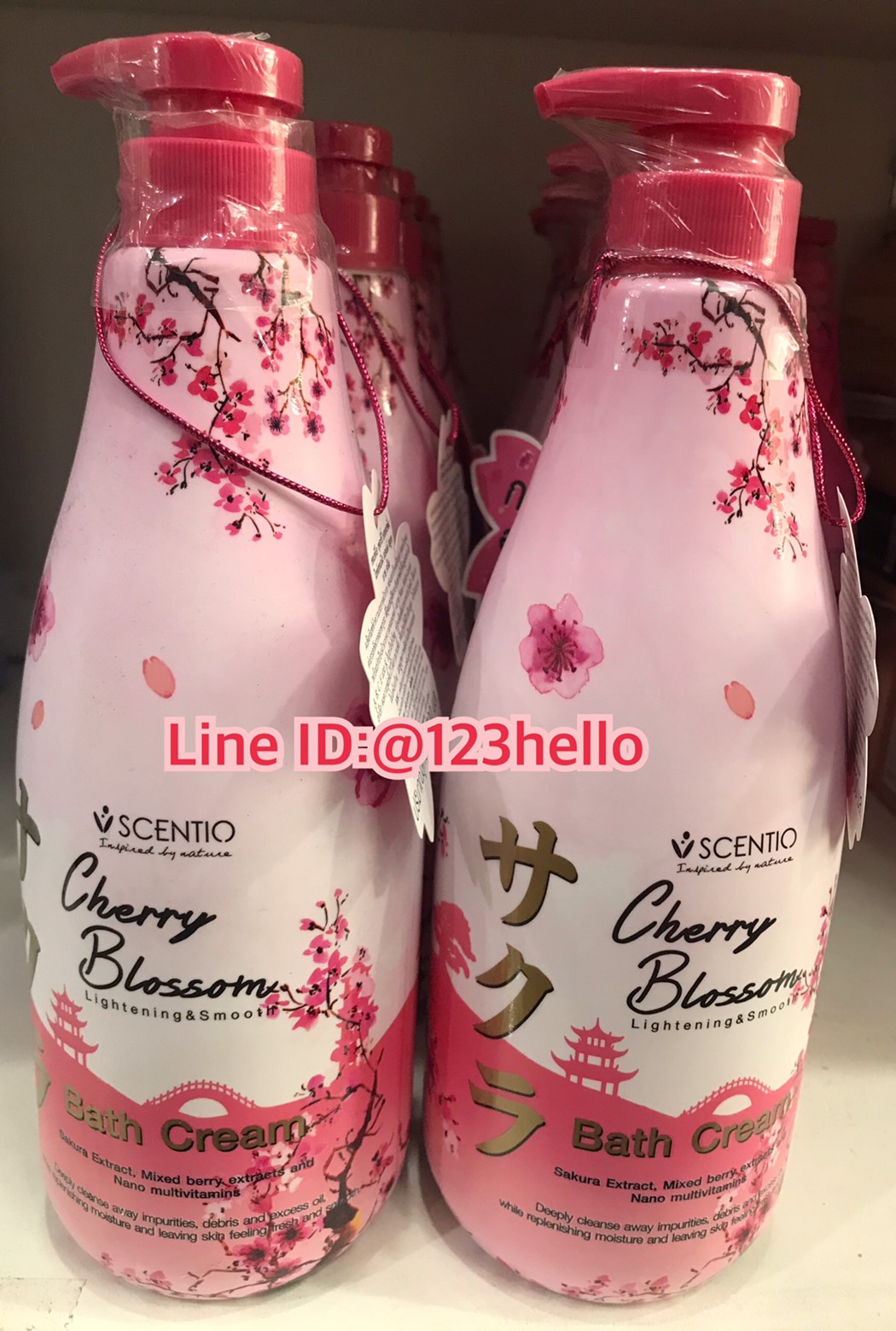 Scentio Cherry Blossom Lightening & Smooth Bath Cream เซนทิโอ เชอรรี่ บลอสซั่ม ไลท์เทนนิ่ง แอนด์ สมูท บาธ ครีม 700 มล.