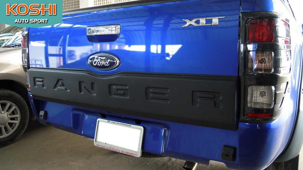 ครอบกระบะท้ายล่าง(Ranger)สีตามตัวรถ Ford Ranger 2015 AOS