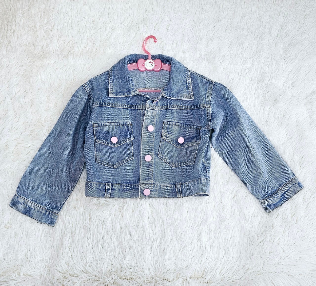 Jacket ยีนส์ ไซส์ 120 มือสอง เหมือนใหม่ ไม่มีตำหนิ