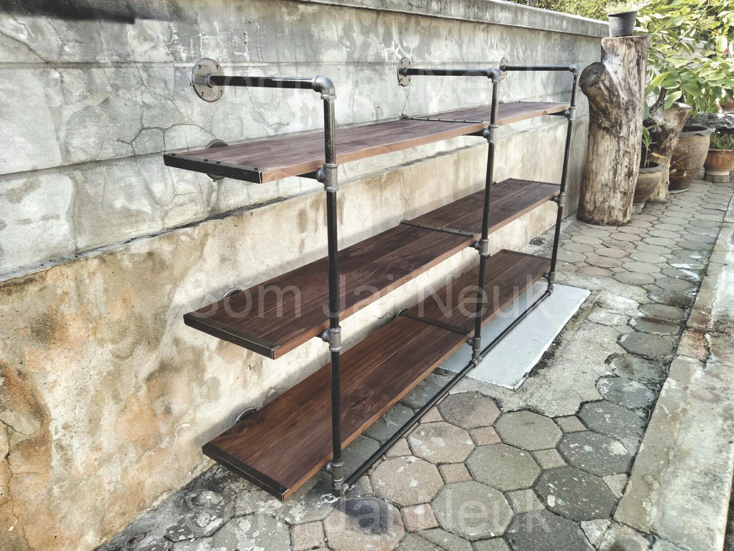 ชั้นวางของท่อเหล็กมีราวแขวนติดผนังสไตล์ Loft 3 ชั้น