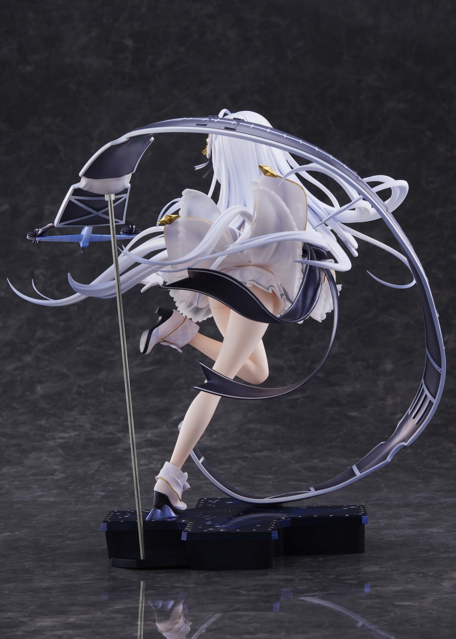 Azur Lane - Illustrious Golden Head Muse