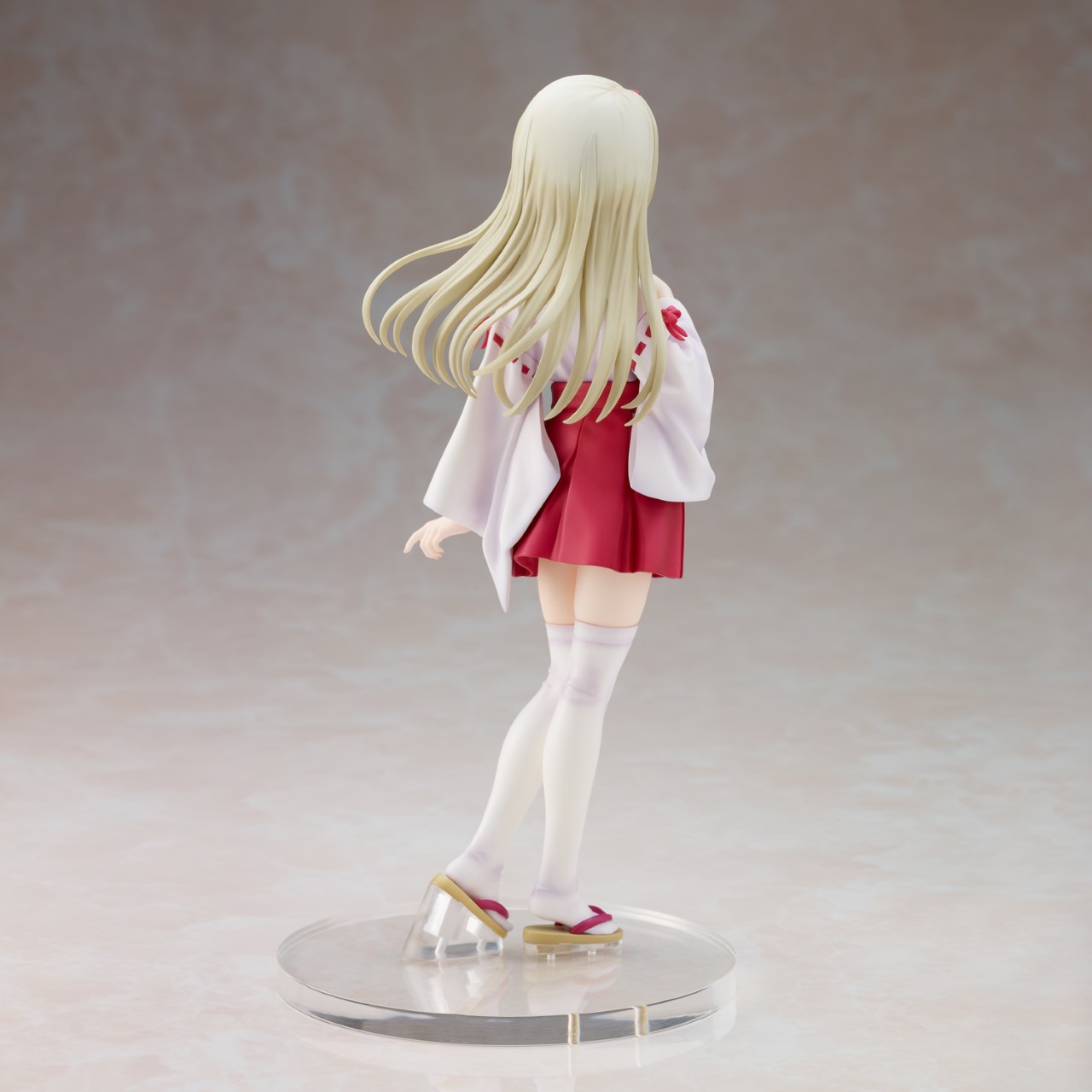 Prisma Fantasm Illyasviel von Einzbern