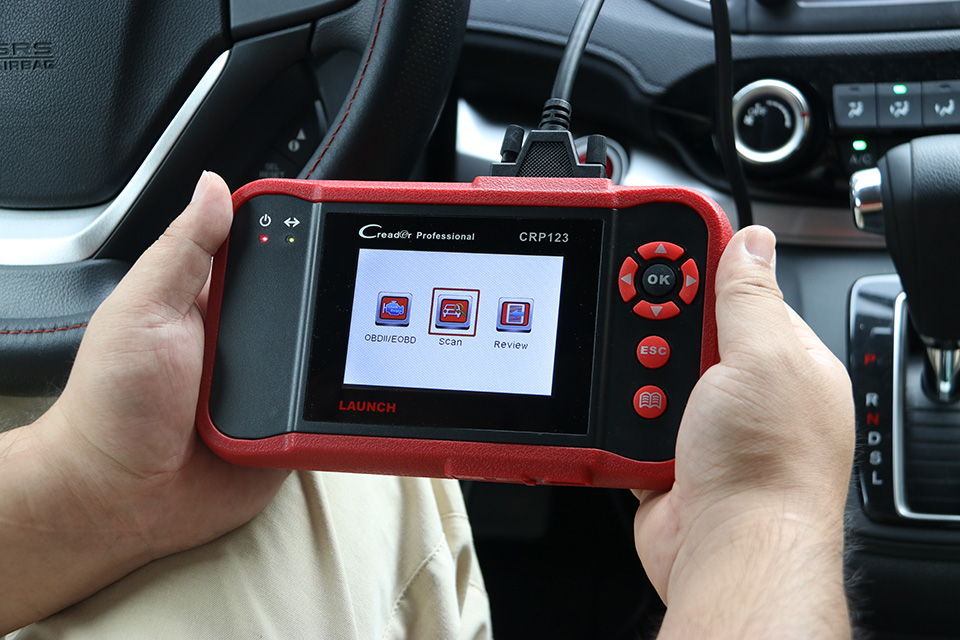 เครื่องสแกนโค้ด วิเคราะห์อาการรถยนต์ อ่านโค้ดต่างๆ Launch Creader CRP123 X431 OBD2 EOBD