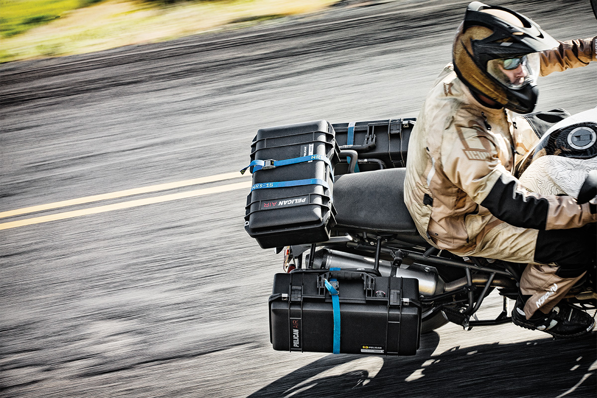 PELICAN 1485 Air with Padded Dividers - Yellow 【ช่องเเท้ 100% จากโรงงาน】