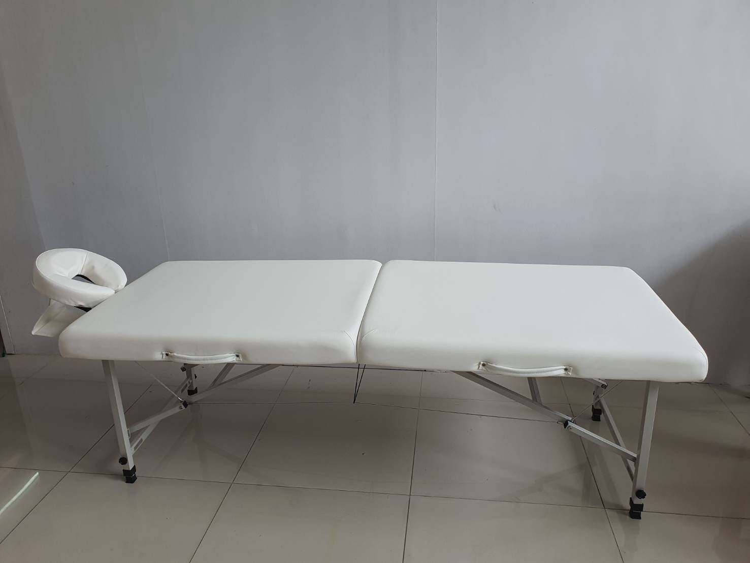 เตียงสปาพับได้ รุ่น PRF โครงเหล็ก สีขาว รับประกัน 1 ปี