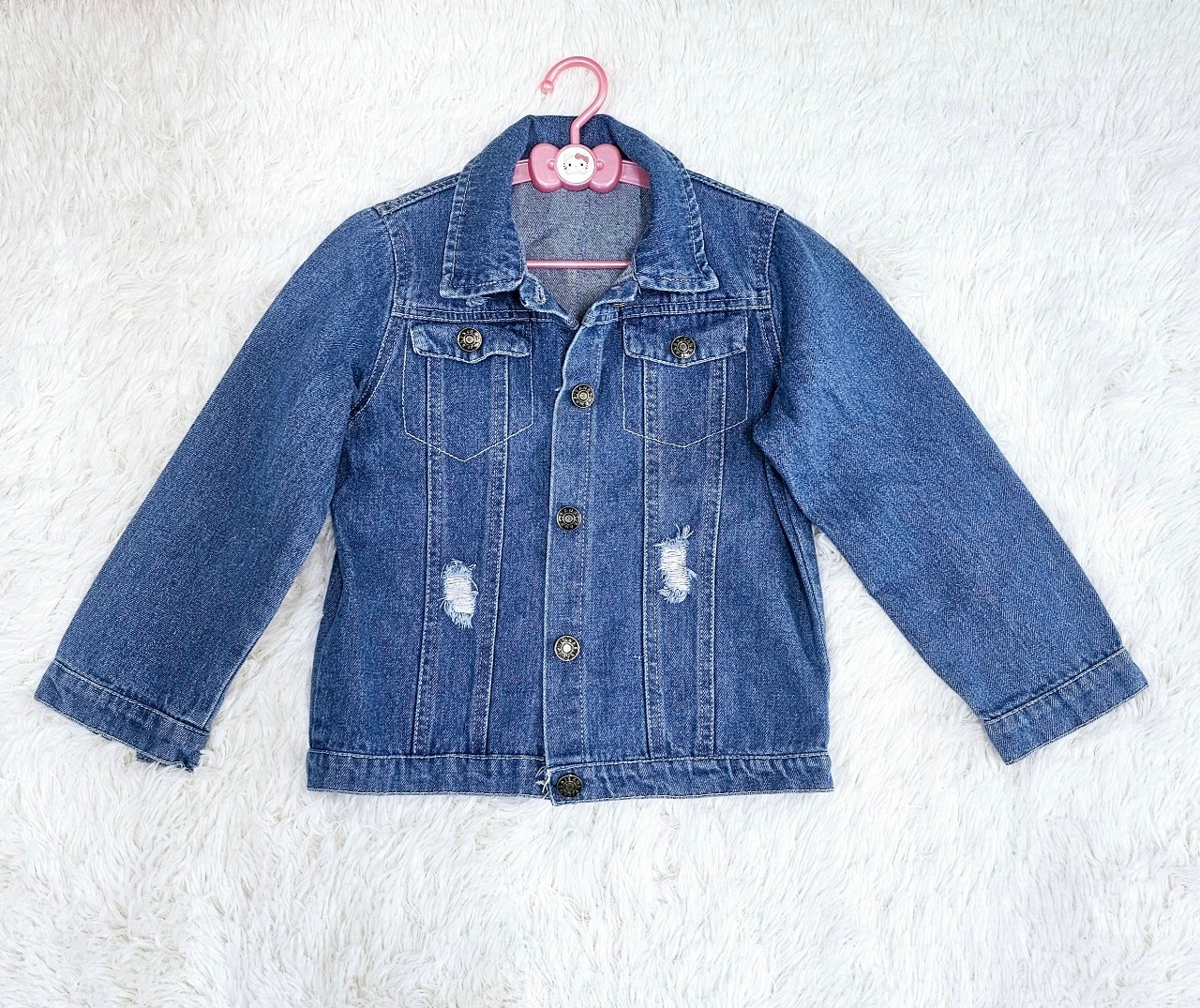 Jacket ยีนส์ ไซส์ 130 มือสอง เหมือนใหม่ ไม่มีตำหนิ