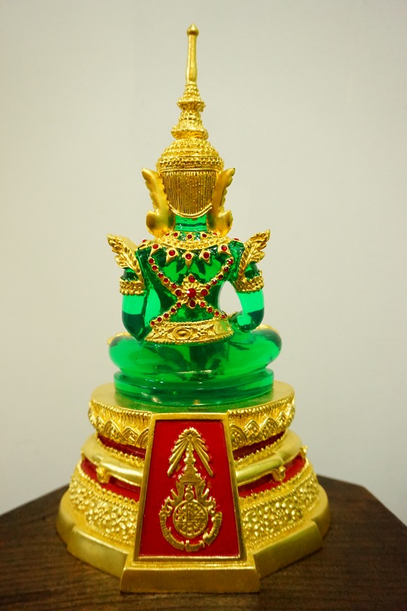 พระแก้วมรกต 5นิ้ว ชุดฤดูร้อน ปิดทองแท้