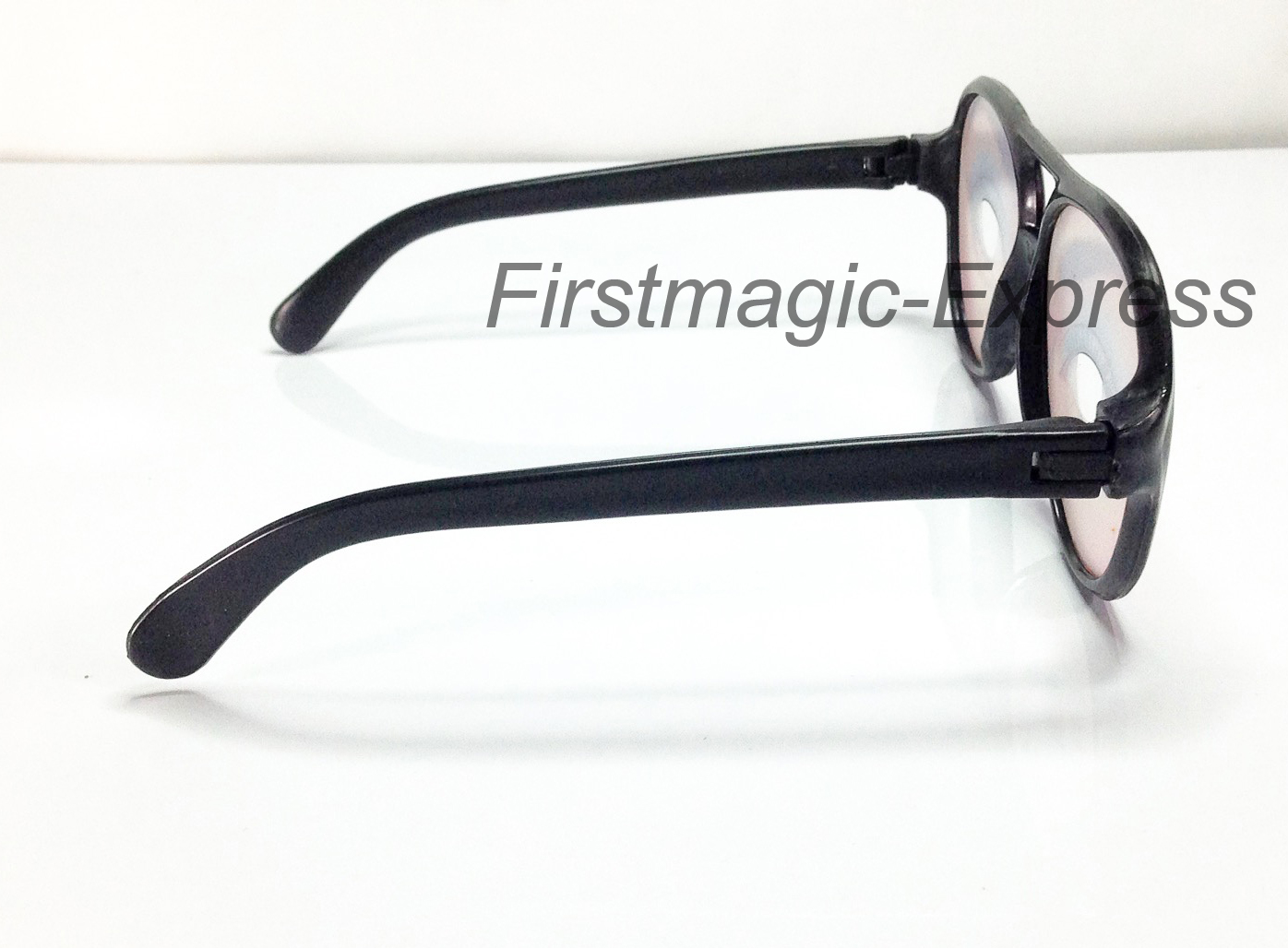 แว่นตายิ้ม