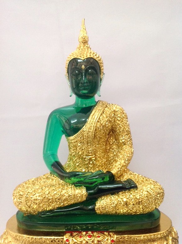 พระแก้วมรกต 9นิ้ว ชุดฤดูฝน ทองเค