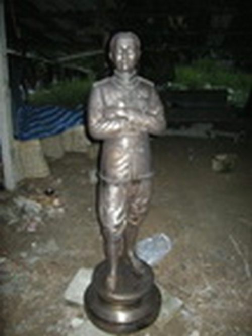 พระบรมรูป รัชกาลที่5 กอดพระอุระ (กอดอก) 140 ซ.ม.