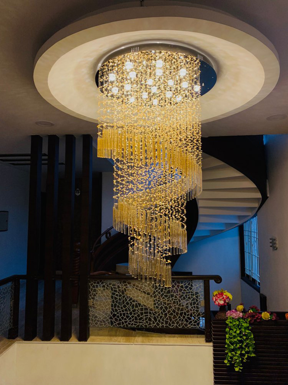 ไฟแขวน ไฟระย้า คริสตัล spiral Crystal Chandelier ไฟเพดาน ไฟช่อ ไฟกิ่ง