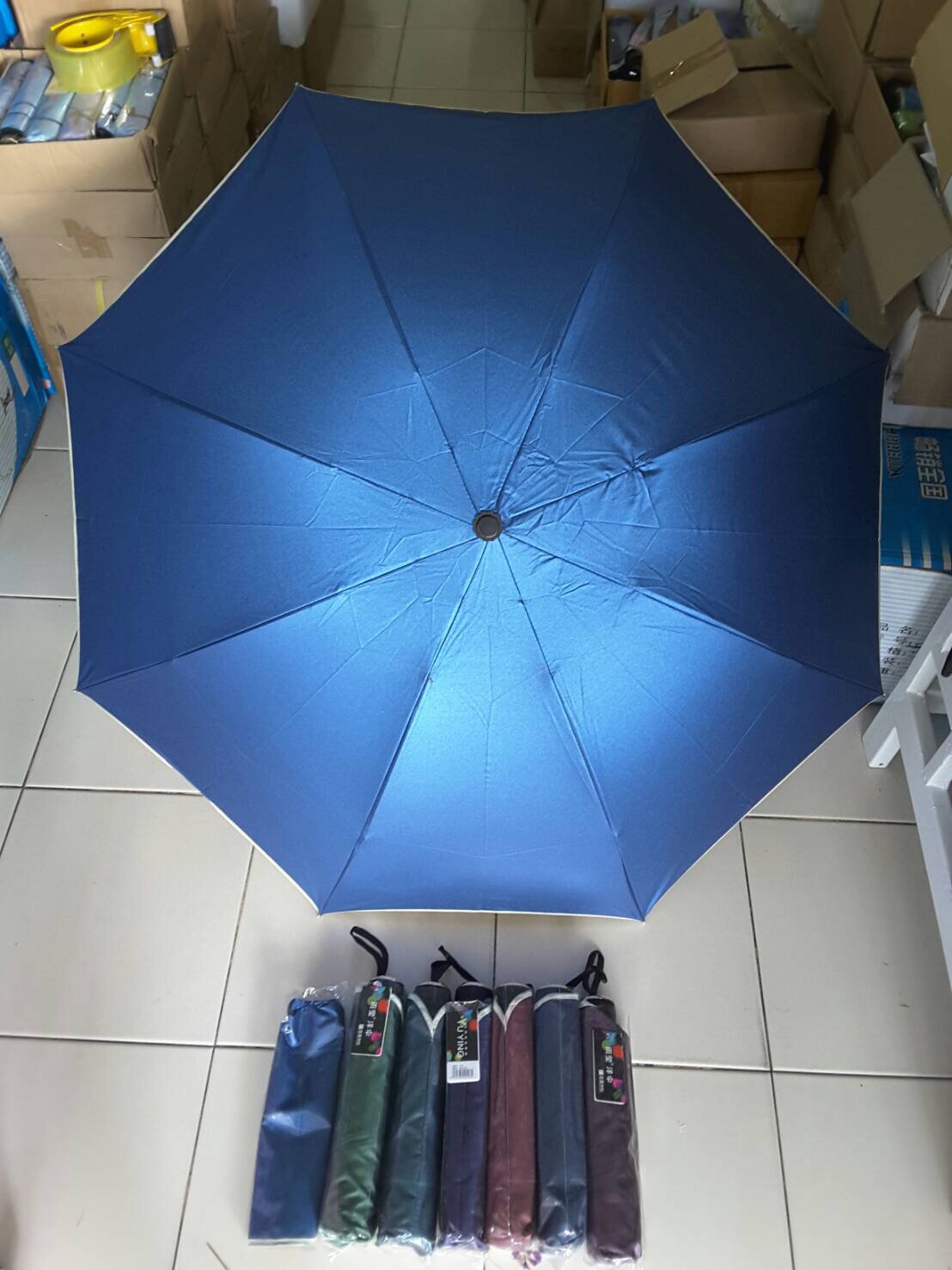 ร่มพับ3ตอนสีพื้นยูวีนอก