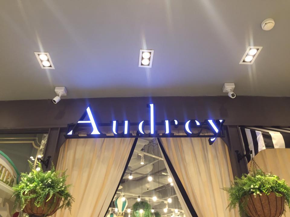 ป้ายอักษรไฟออกหน้า ร้าน Audrey #เซ็นทรัลบางใหญ่