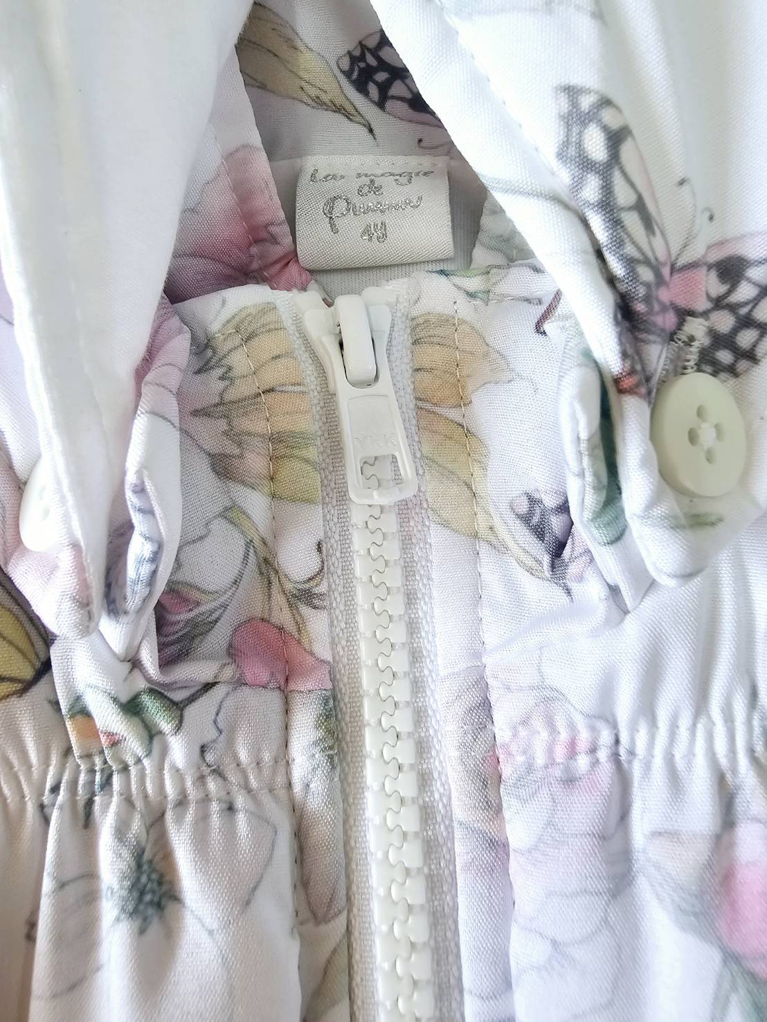 เสื้อกันหนาว La magie de Pumm ไซส์ 4y by ChaLom มือสอง เหมือนใหม่ ไม่มีตำหนิ ผ่านการซักไม่ผ่านการใช้งาน