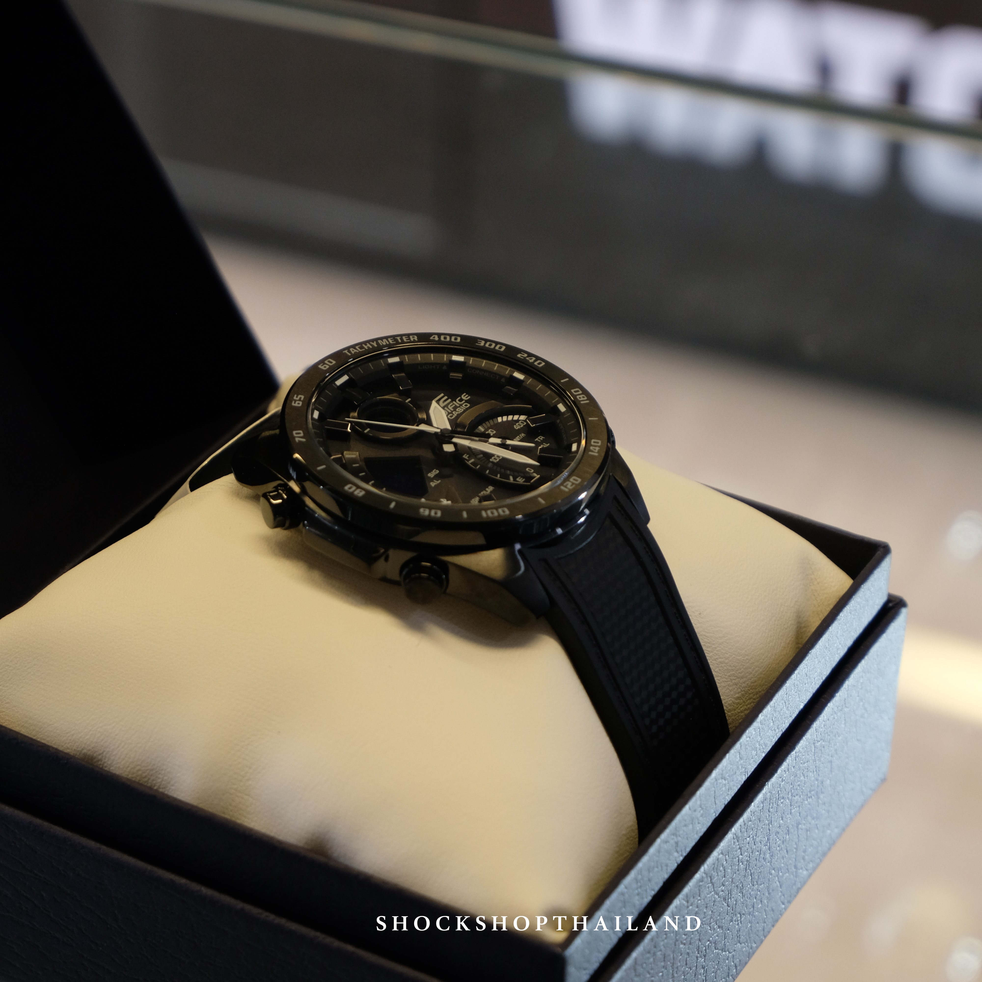 นาฬิกาผู้ชาย Casio Edifice รุ่น ECB-900PB-1A ซีรีส์ ECB-900 คาสิโอ