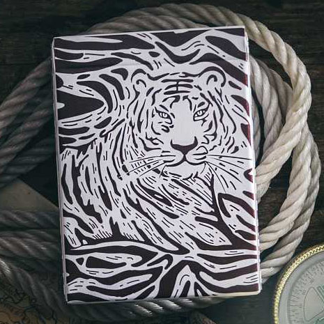 The Hidden King Playing Cards สีขาว