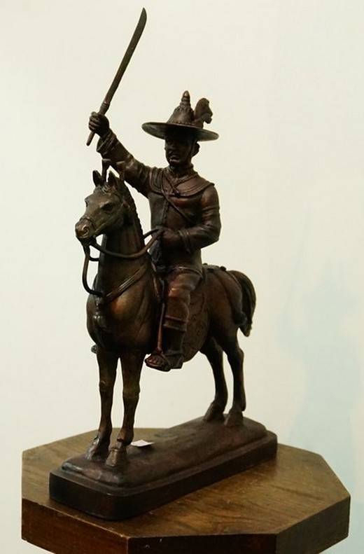 สมเด็จพระเจ้าตากสินมหาราช ทรงม้า(วงเวียนใหญ่) สูง 37cm