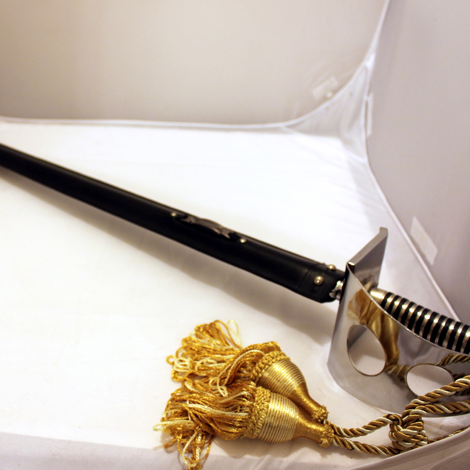 ดาบแทงไพ่ (Card Sword)