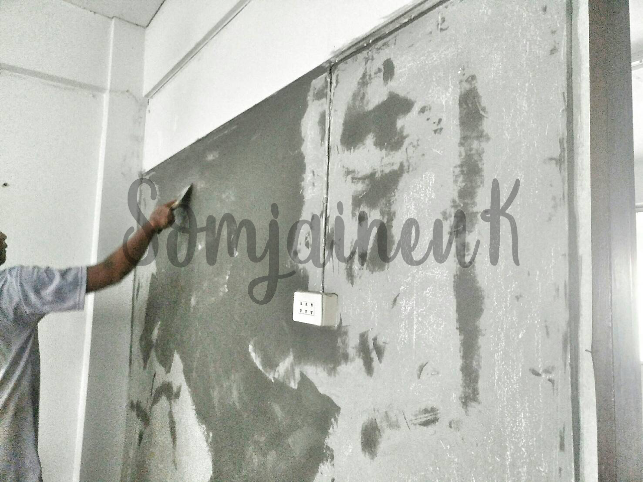 ฉาบผนังปูนลอฟท์ 1 รับแขก 1 ห้องนอน และฉาบลายอิฐ พื้นที่รวม 80 ตร.ม. @แฟลต ศรภ 17 รามอินทรา