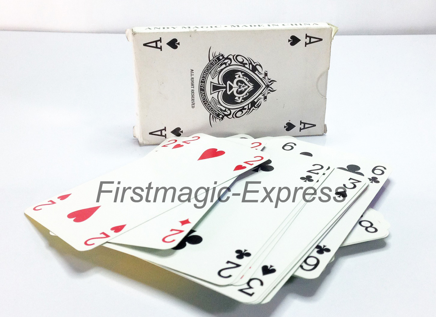 ไพ่กีด เสกไพ่ มีลาย / Super 4 Way Fanning Deck