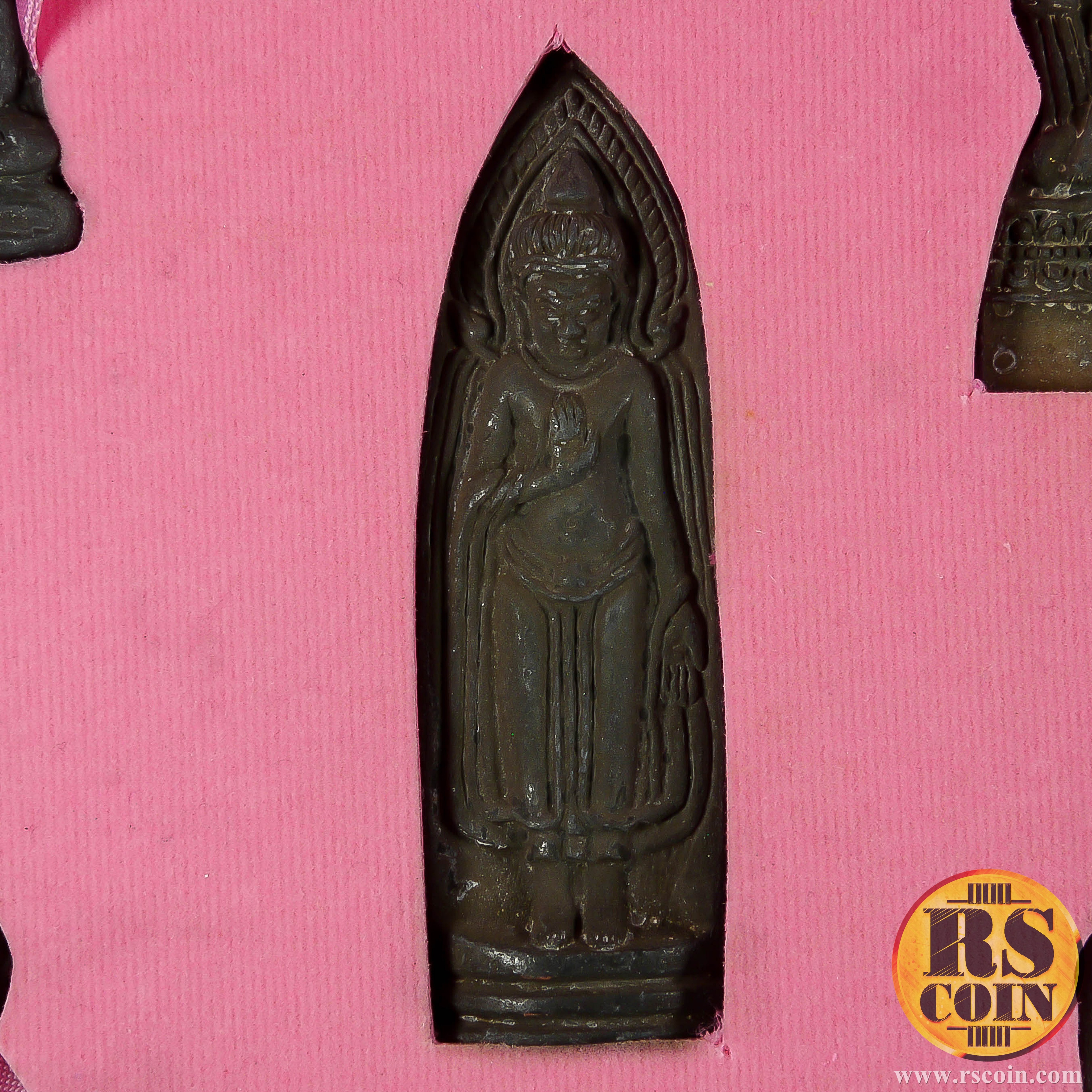 สมเด็จพระพุฒาจารย์ (เกี่ยว อุปเสโณ) ชุดเบ็ญจภาคีมหามงคล พระยอดขุนพลเนื้อชิน