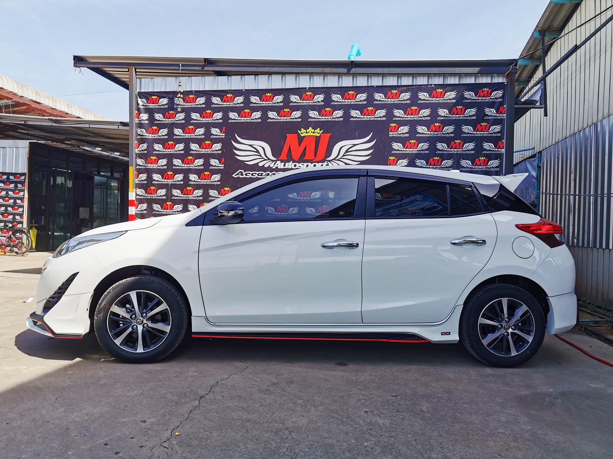 ชุดแต่ง Toyota Yaris Ativ 5D 2017 By M Rider V4