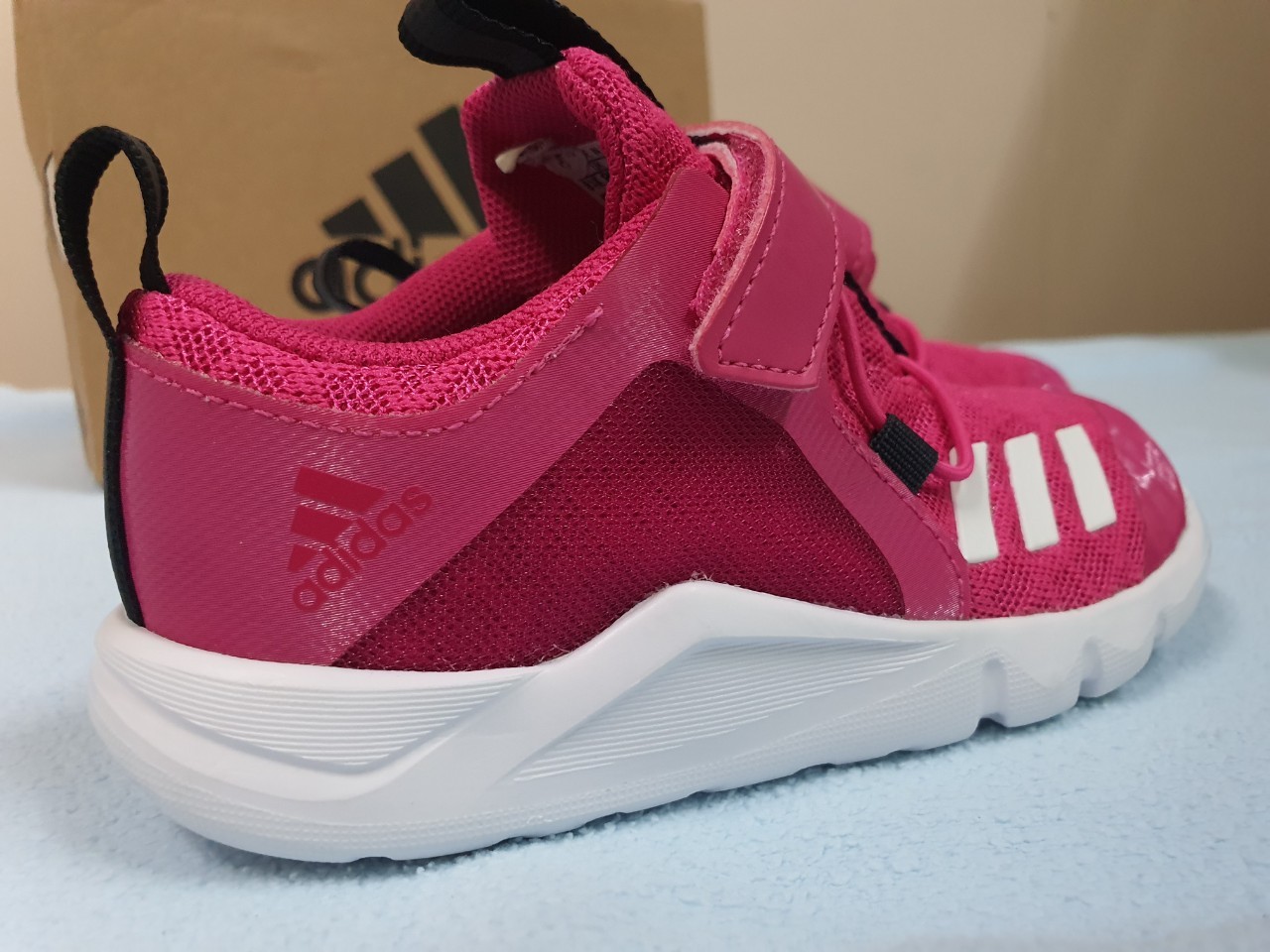 รองเท้าเด็ก Adidas ไซส์ 15 cm. Training Kids เบอร์ 8 มือสองเหมือนใหม่ ไม่มีตำหนิ
