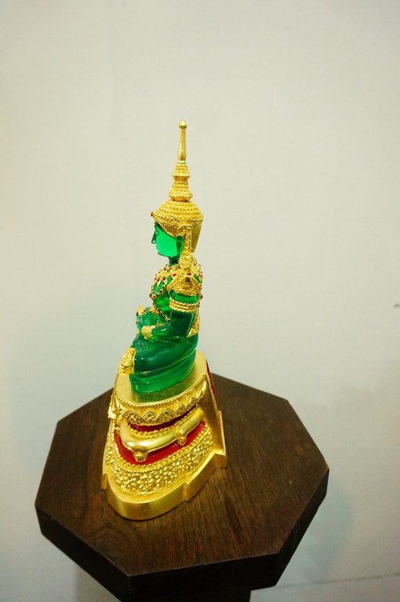 พระแก้วมรกต 5นิ้ว ชุดฤดูร้อน ปิดทองแท้