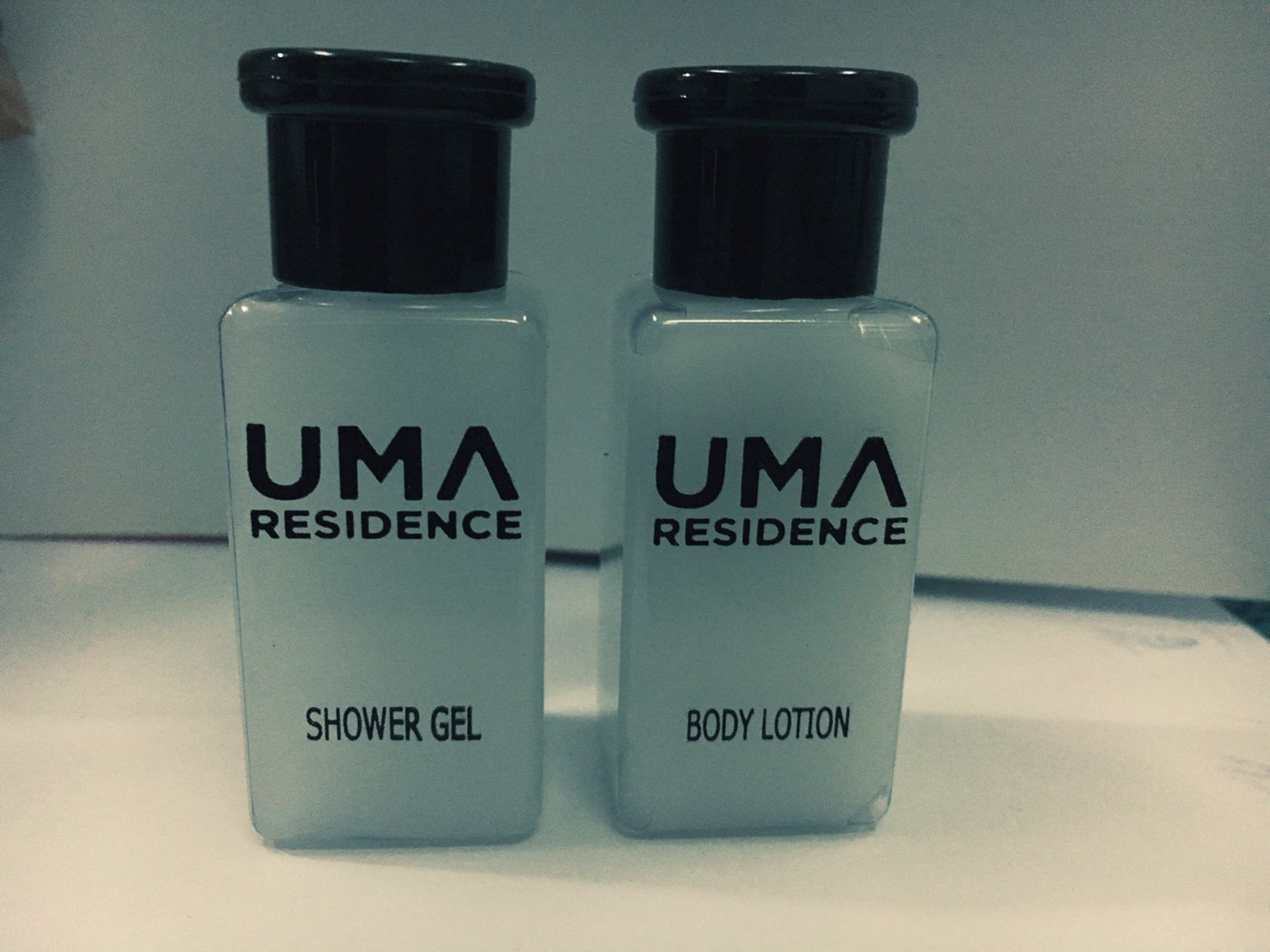 ครีมอาบน้ำ / แชมพูผสมครีมนวดผม ขนาด 30 มล.